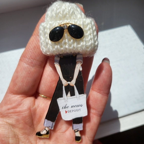 2 New! cute acrylic brooches/pins, girl with wool hat and glasses badges - Picture 4 of 5
